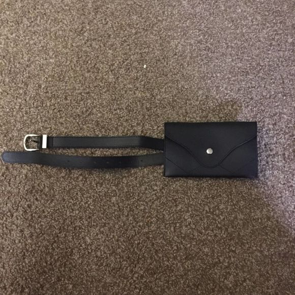 Black Belt with Pouch - Picture 3 of 10